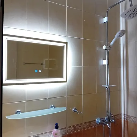 Apartament Laura 2 *